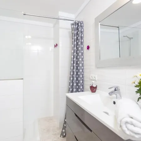 Апартаменты Yourhouse Casa Suiza *
