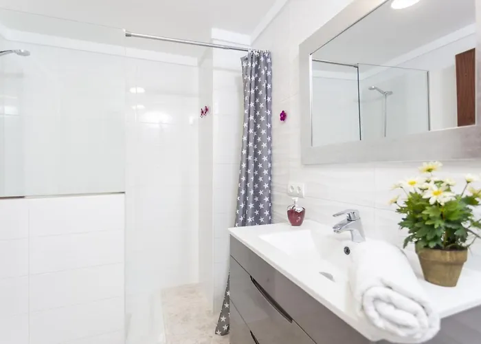 Апартаменти Yourhouse Casa Suiza *